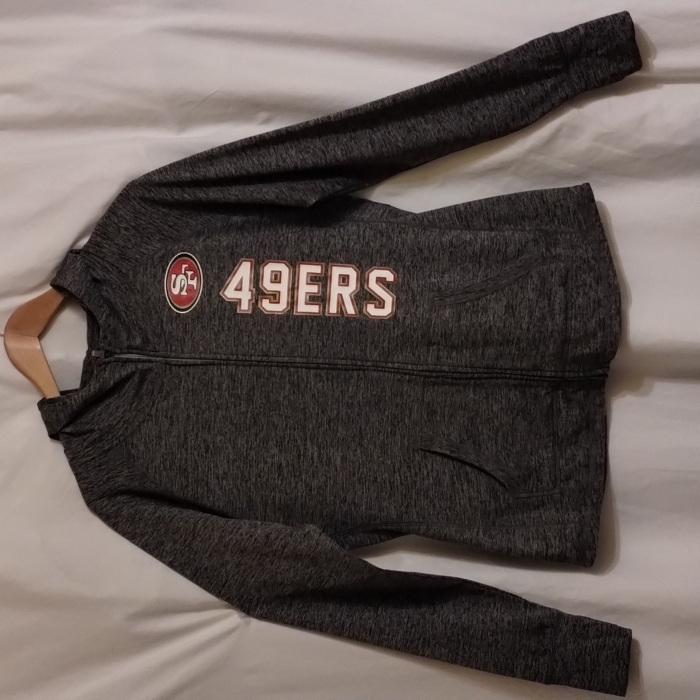 NFL Women's Gray Team Apparel. In Excelent Conditions!!!